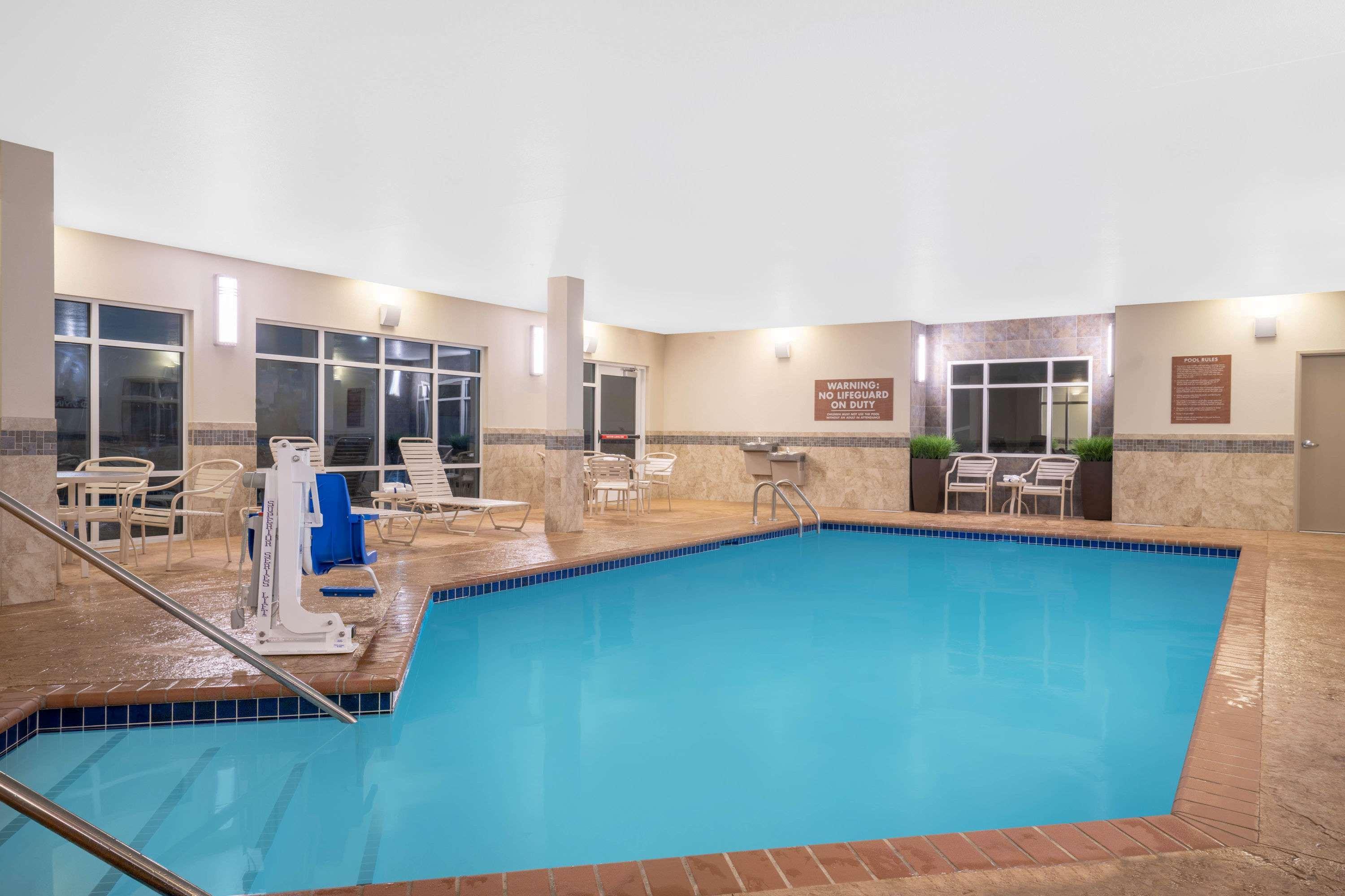 Americinn By Wyndham Windom Buitenkant foto