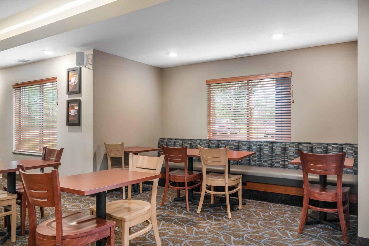 Americinn By Wyndham Windom Buitenkant foto