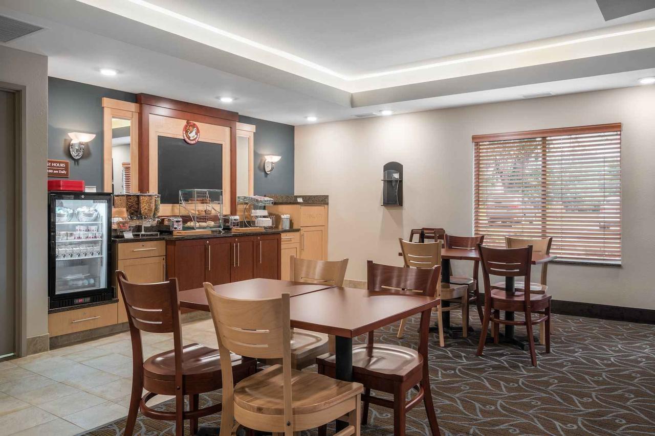 Americinn By Wyndham Windom Buitenkant foto